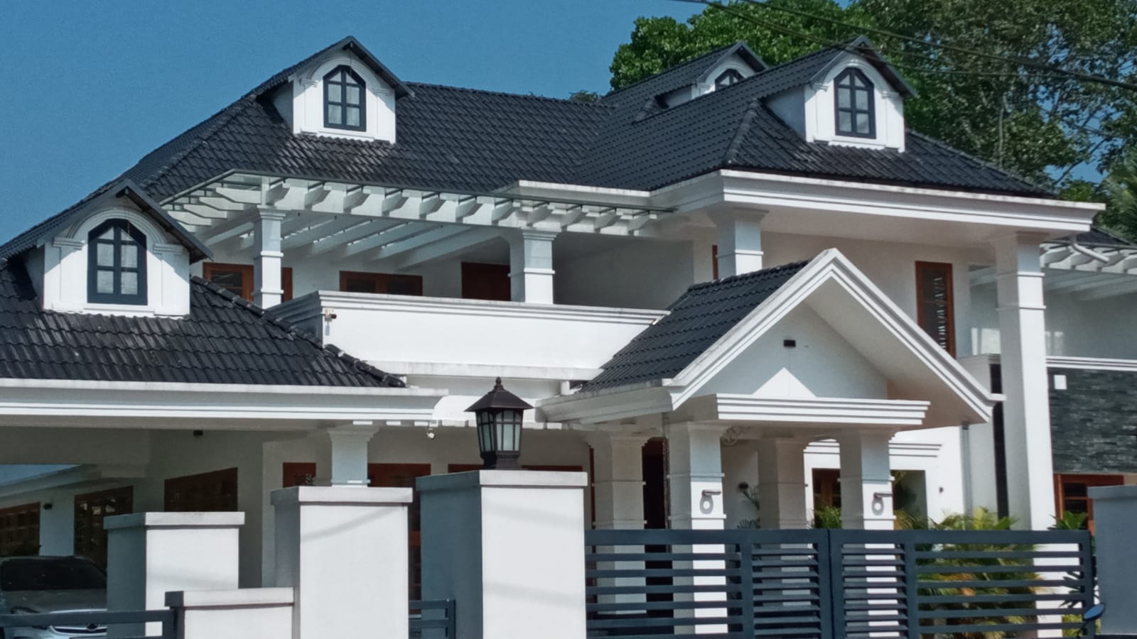 Truss workers in Kochi